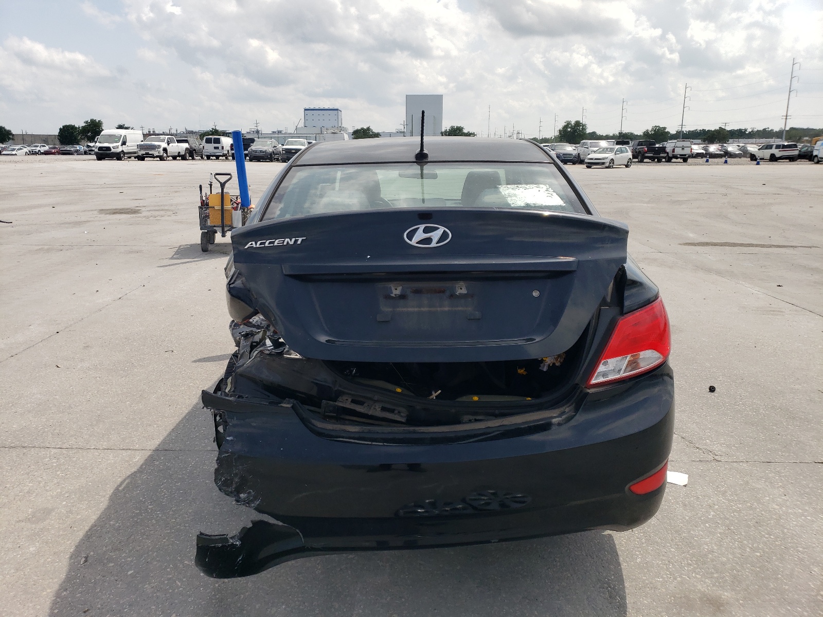 KMHCT4AE2HU352115 2017 Hyundai Accent Se