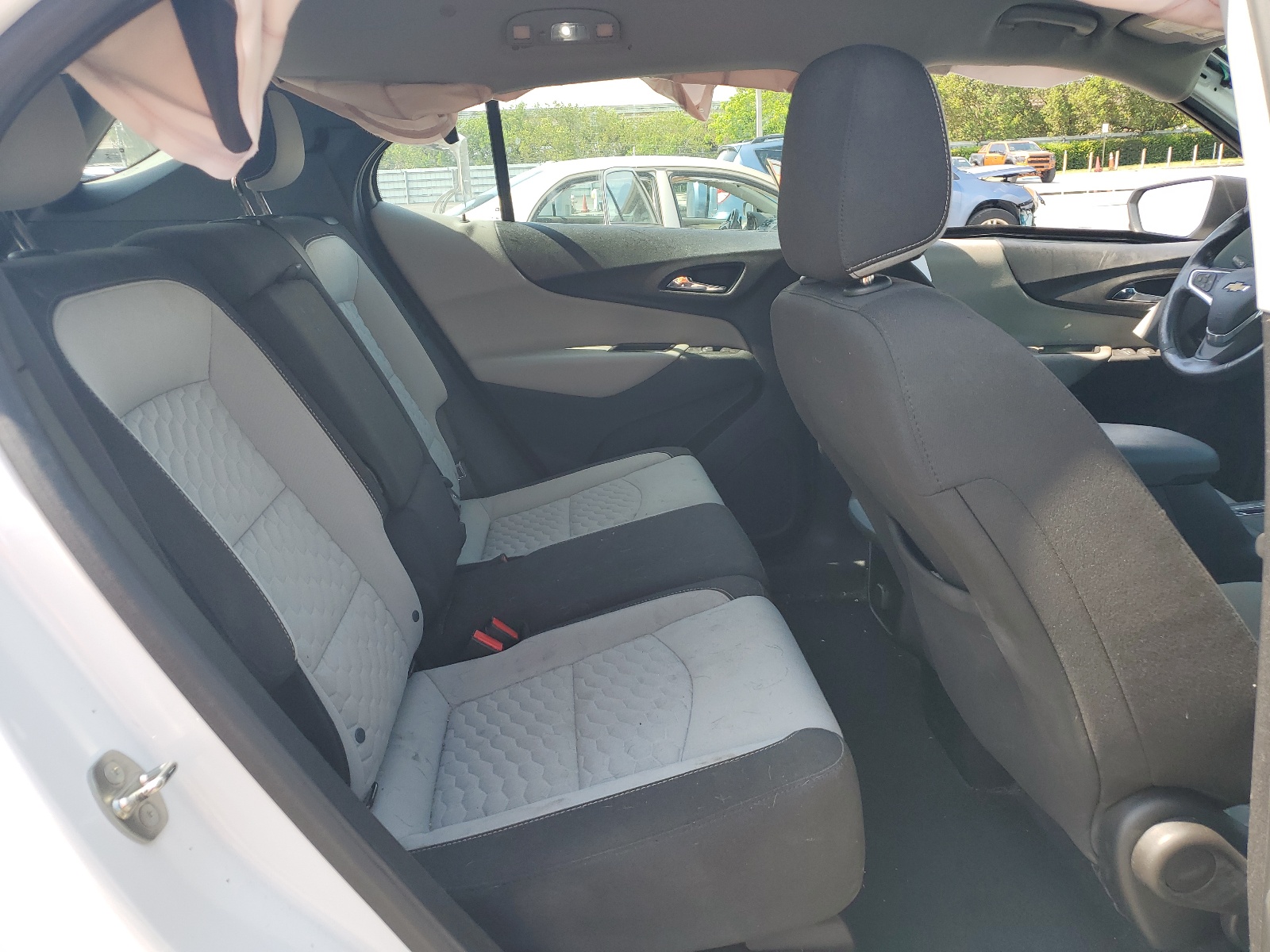 2GNAXHEV9J6229358 2018 Chevrolet Equinox Ls