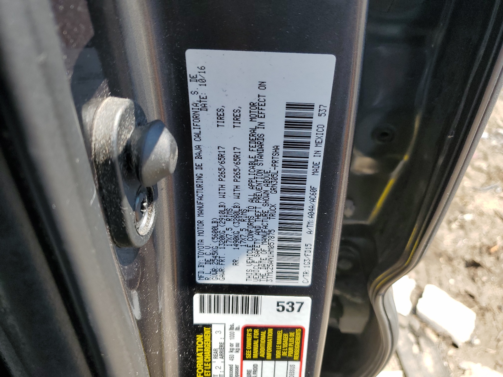 3TMCZ5AN1HM057875 2017 Toyota Tacoma Double Cab