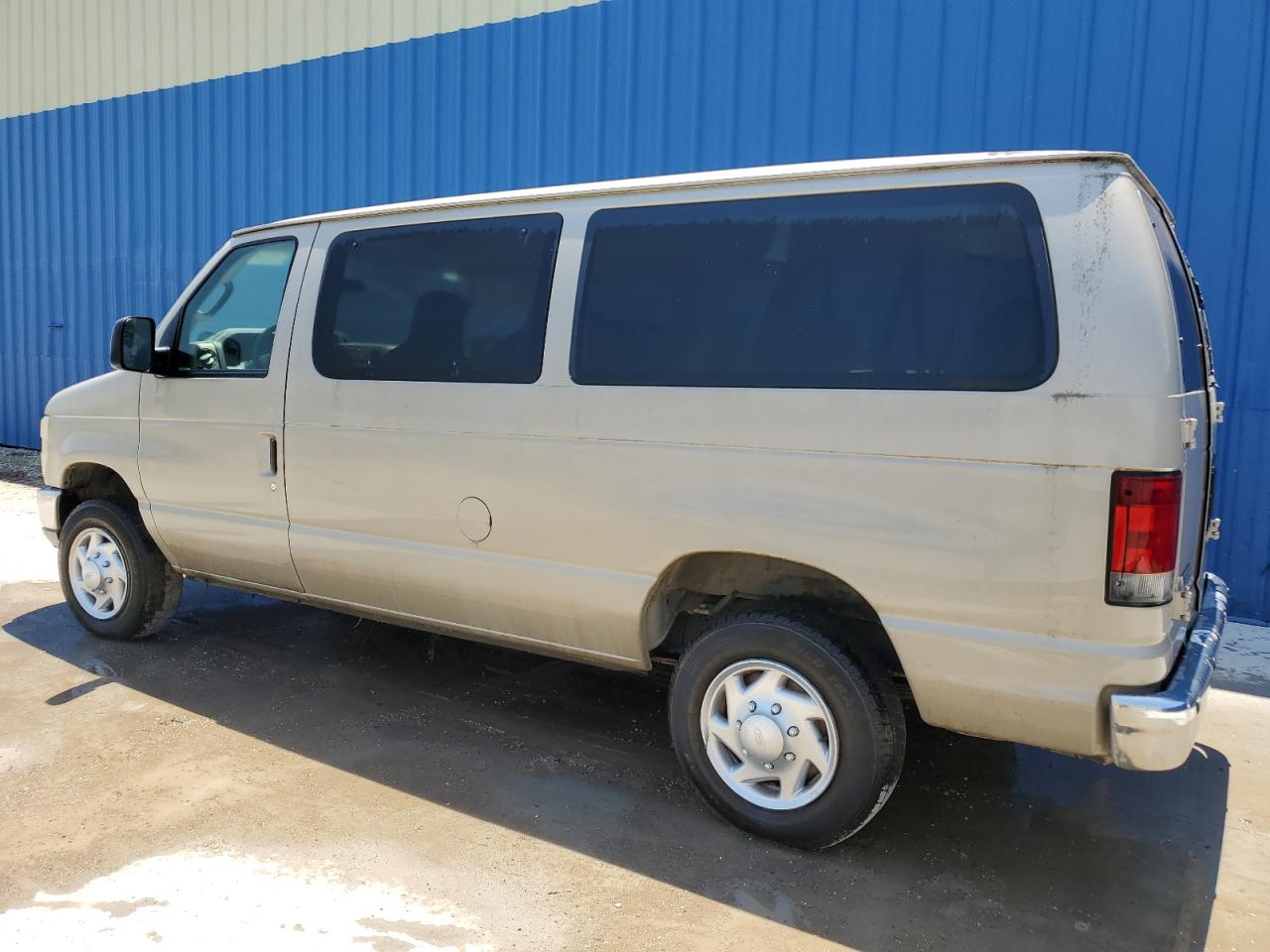 FORD ALL Models 2011 VIN 1FBNE3BL6BDA53480 zdjęcie 2