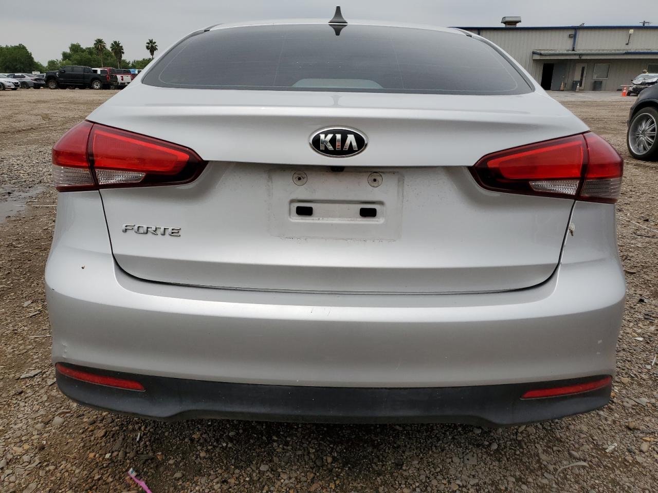 2017 Kia Forte Lx VIN: 3KPFL4A70HE107587 Lot: 55556104