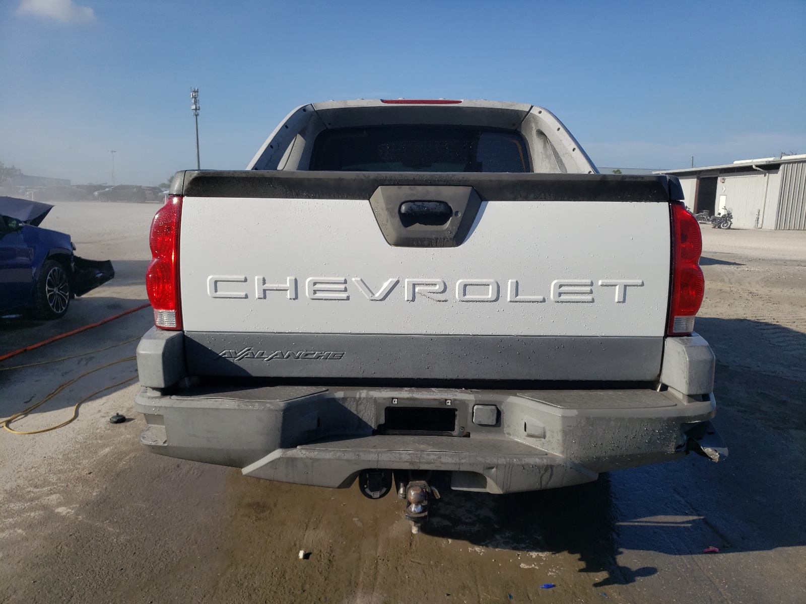 3GNEC13T82G330337 2002 Chevrolet Avalanche C1500