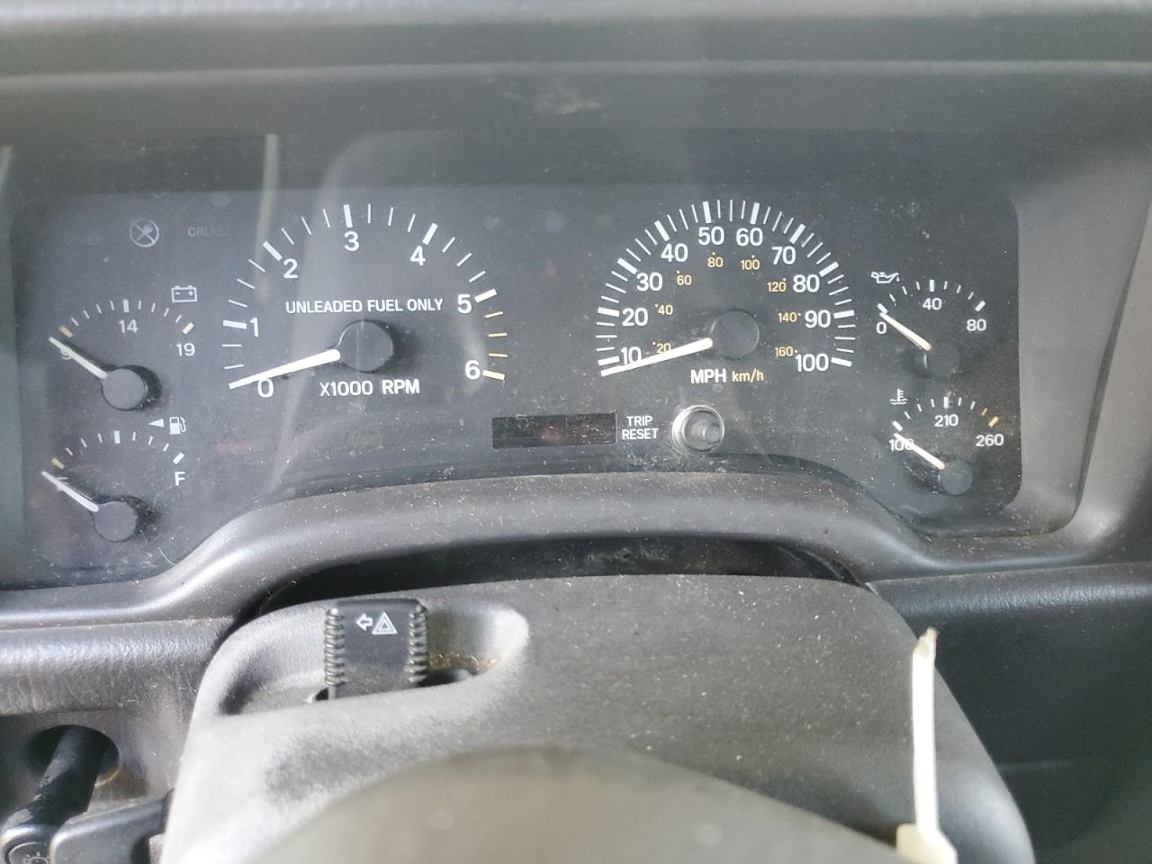 1999 Jeep Grand Cherokee - Image 9
