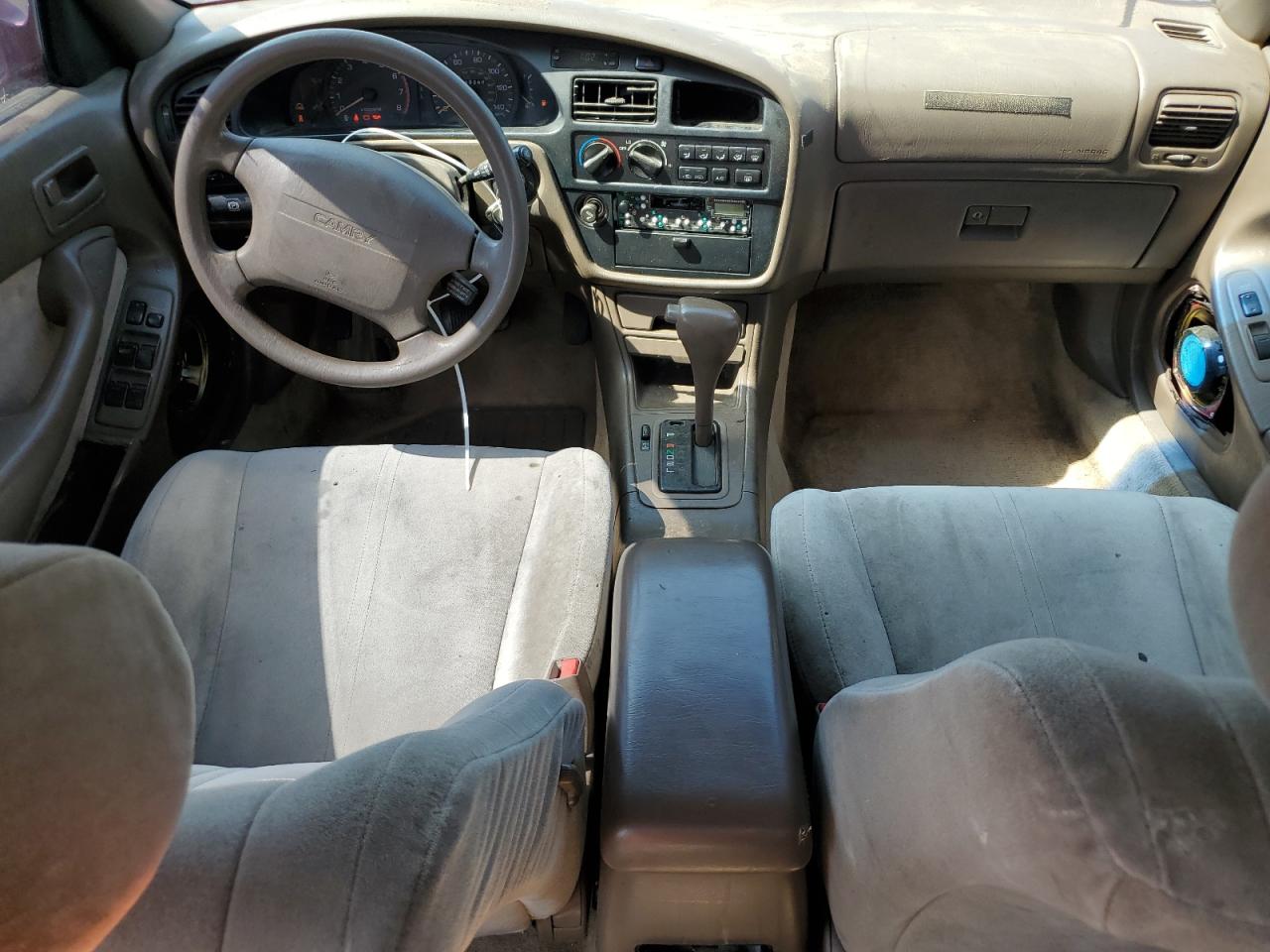 1994 Toyota Camry Xle VIN: JT2GK13E9R0061682 Lot: 55118764