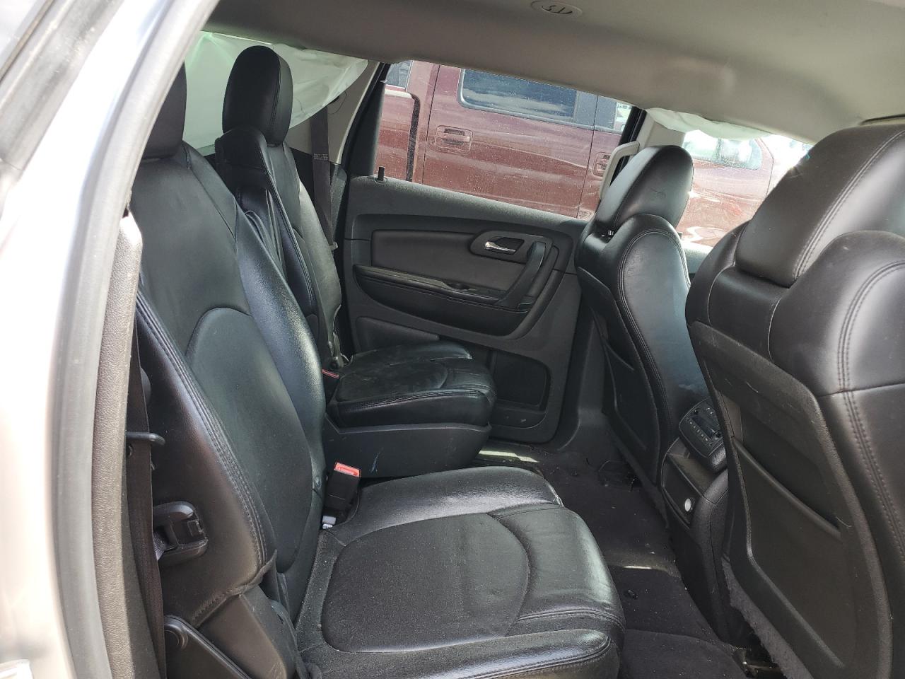 2011 Chevrolet Traverse - Image 11