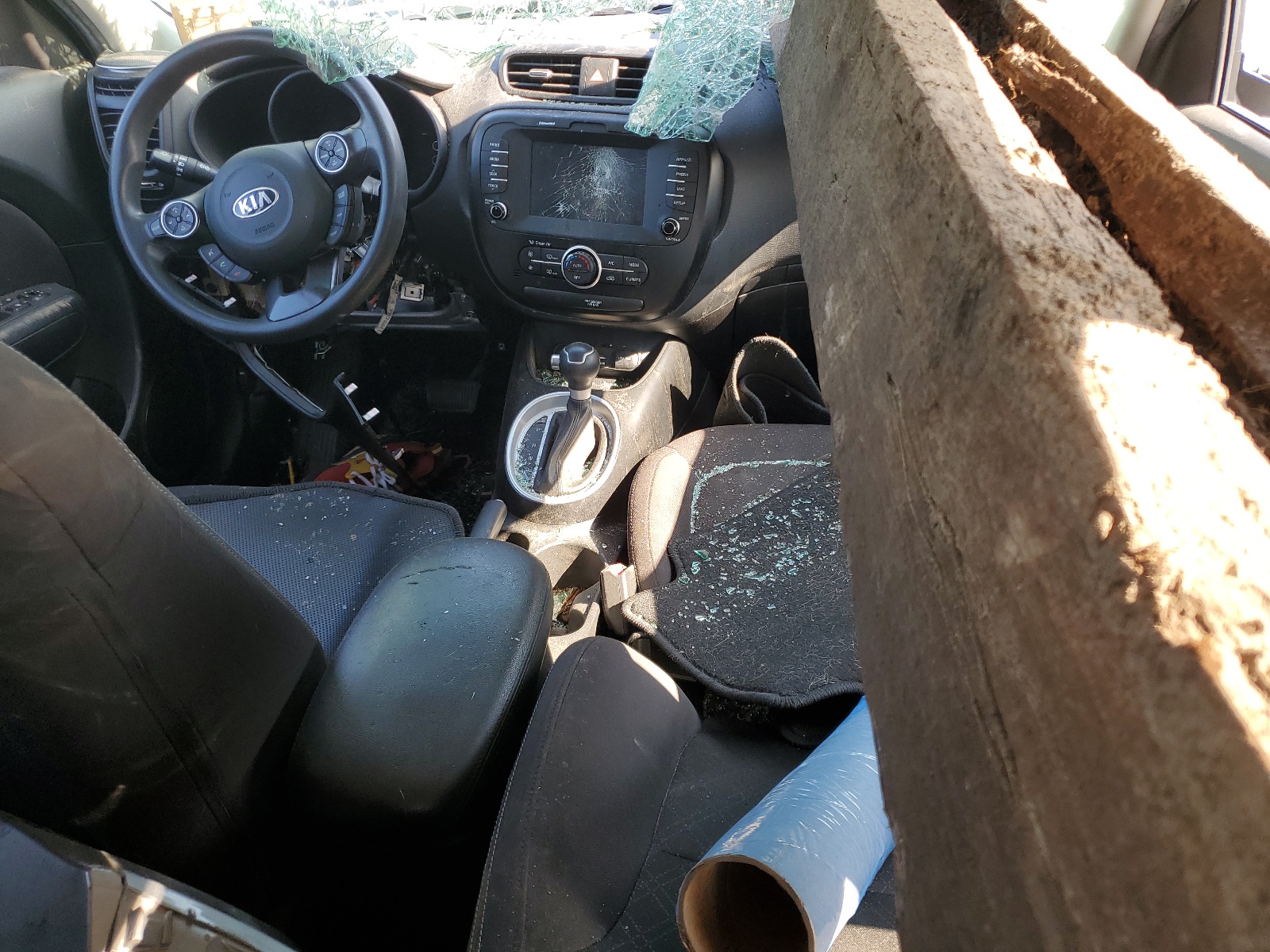 KNDJN2A25J7582400 2018 Kia Soul