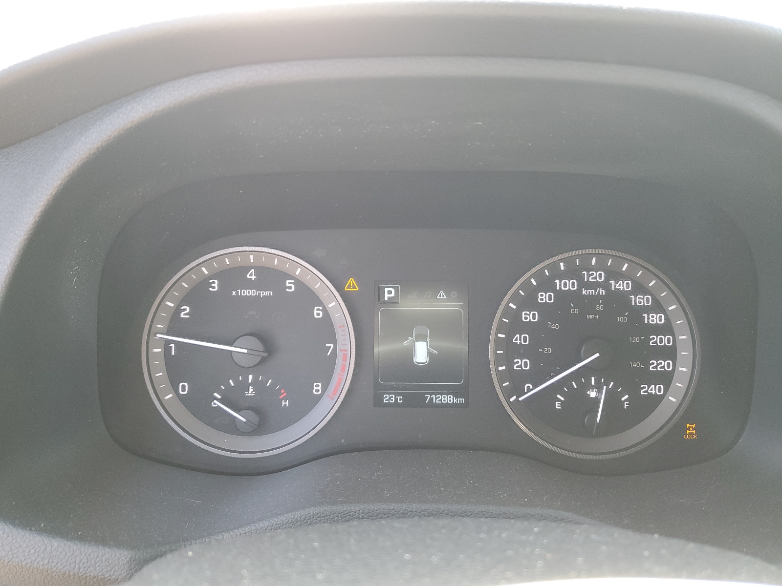 KM8J3CA29JU799781 2018 Hyundai Tucson Value