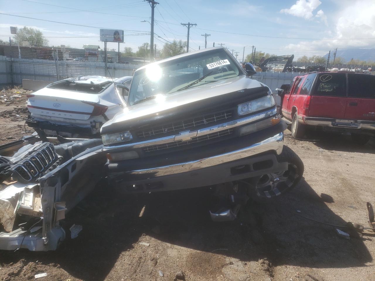 2000 Chevrolet Silverado C1500 VIN: 1GCEC14T1YZ187389 Lot: 53176814