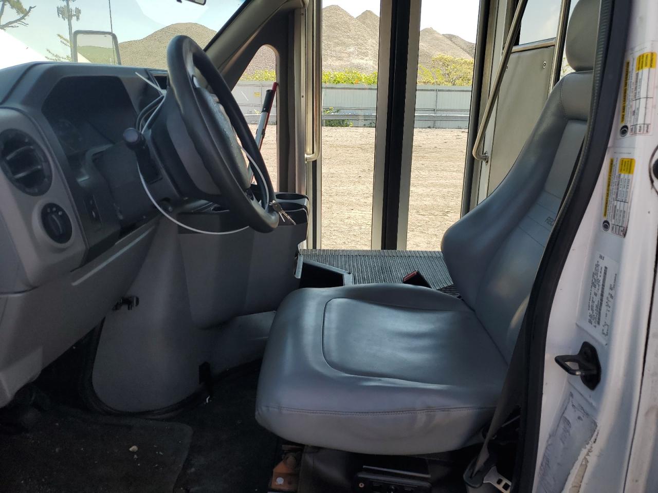 2011 Ford Econoline E450 Super Duty Cutaway Van VIN: 1FDFE4FS7BDB36645 Lot: 50864794