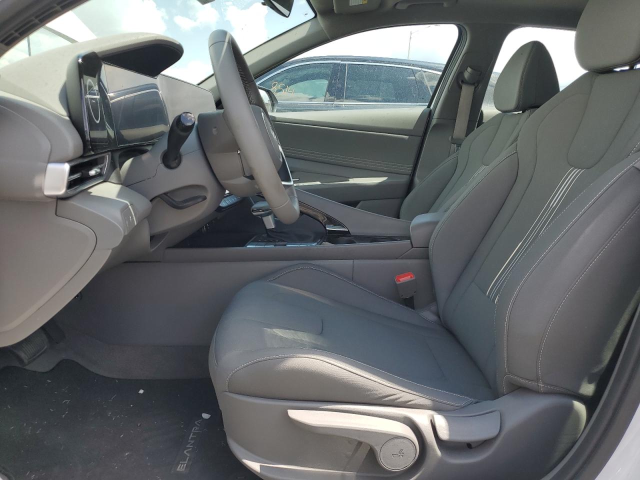2024 Hyundai Elantra - Image 7