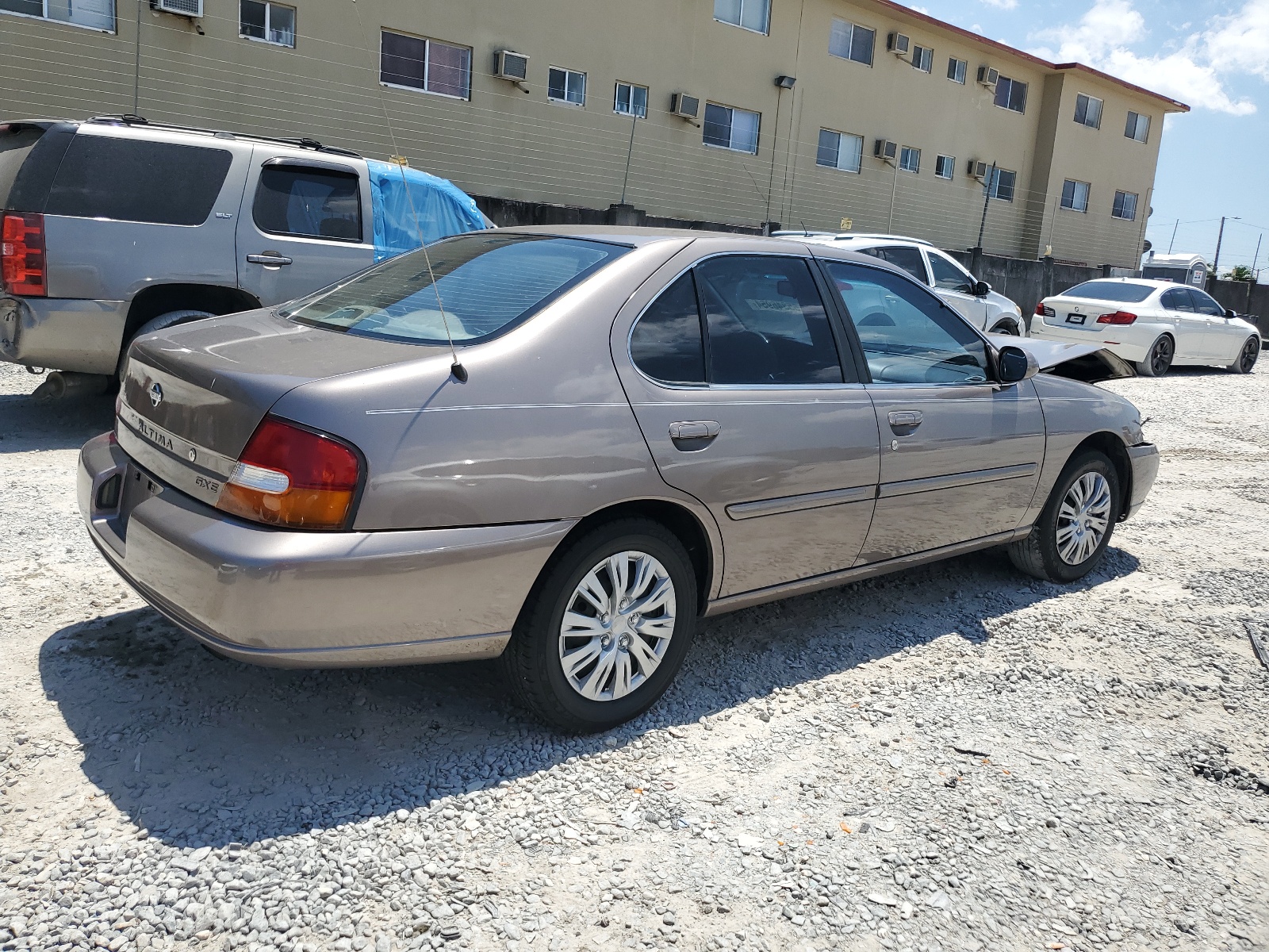 1N4DL01D4XC215230 1999 Nissan Altima Xe