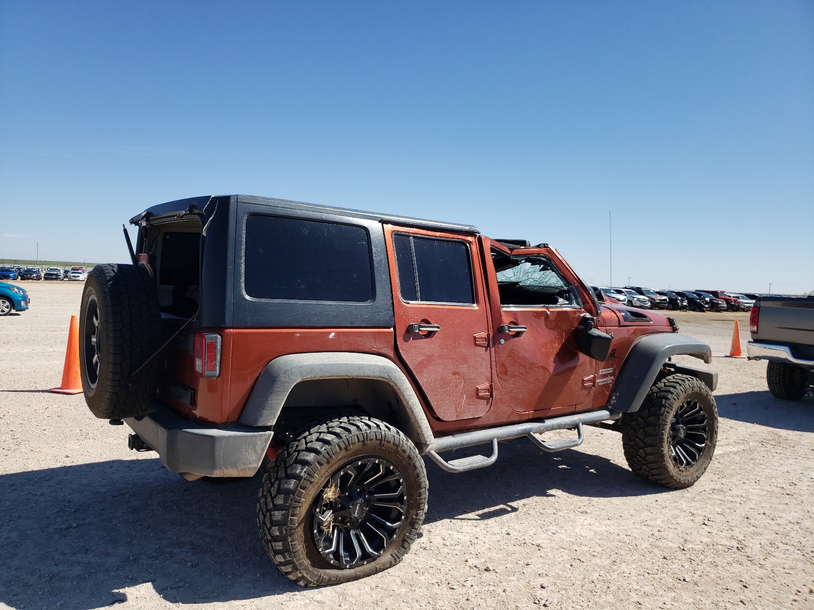 2014 Jeep Wrangler Unlimited Sport vin: 1C4BJWDG7EL297807