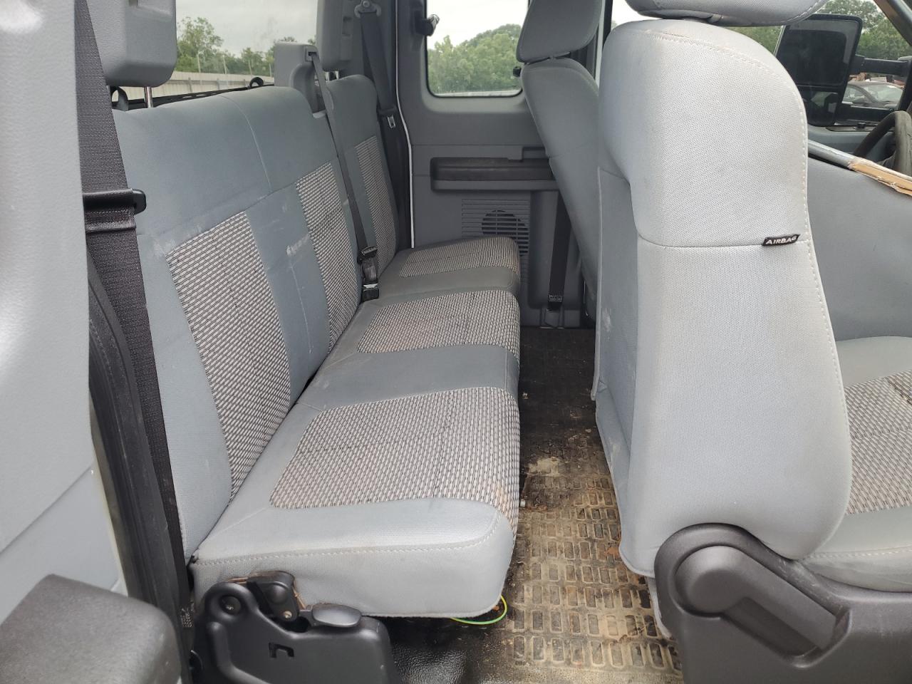 2011 Ford F250 - Image 11