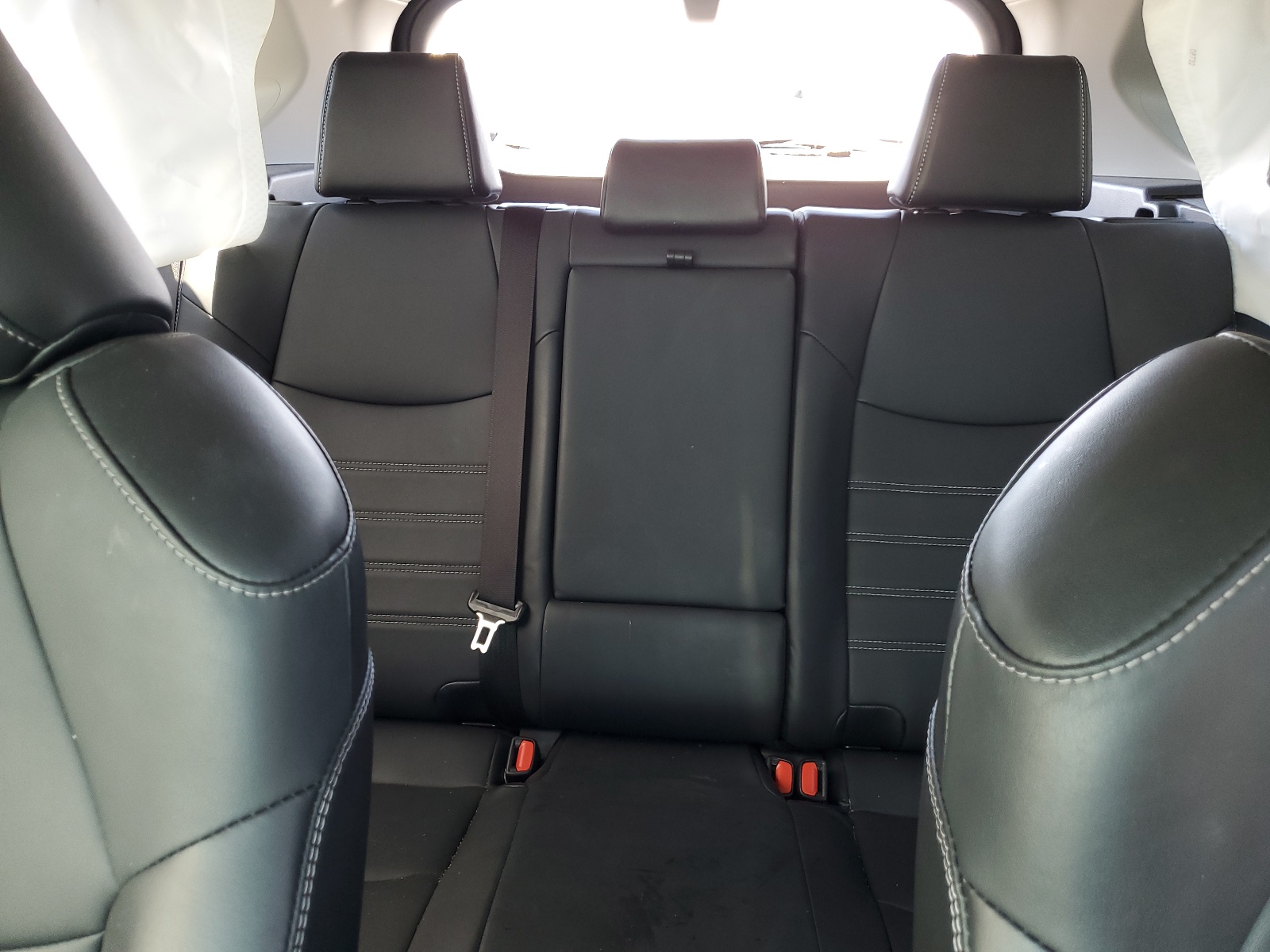 JTMB6RFV8ND052006 2022 Toyota Rav4 Xle Premium