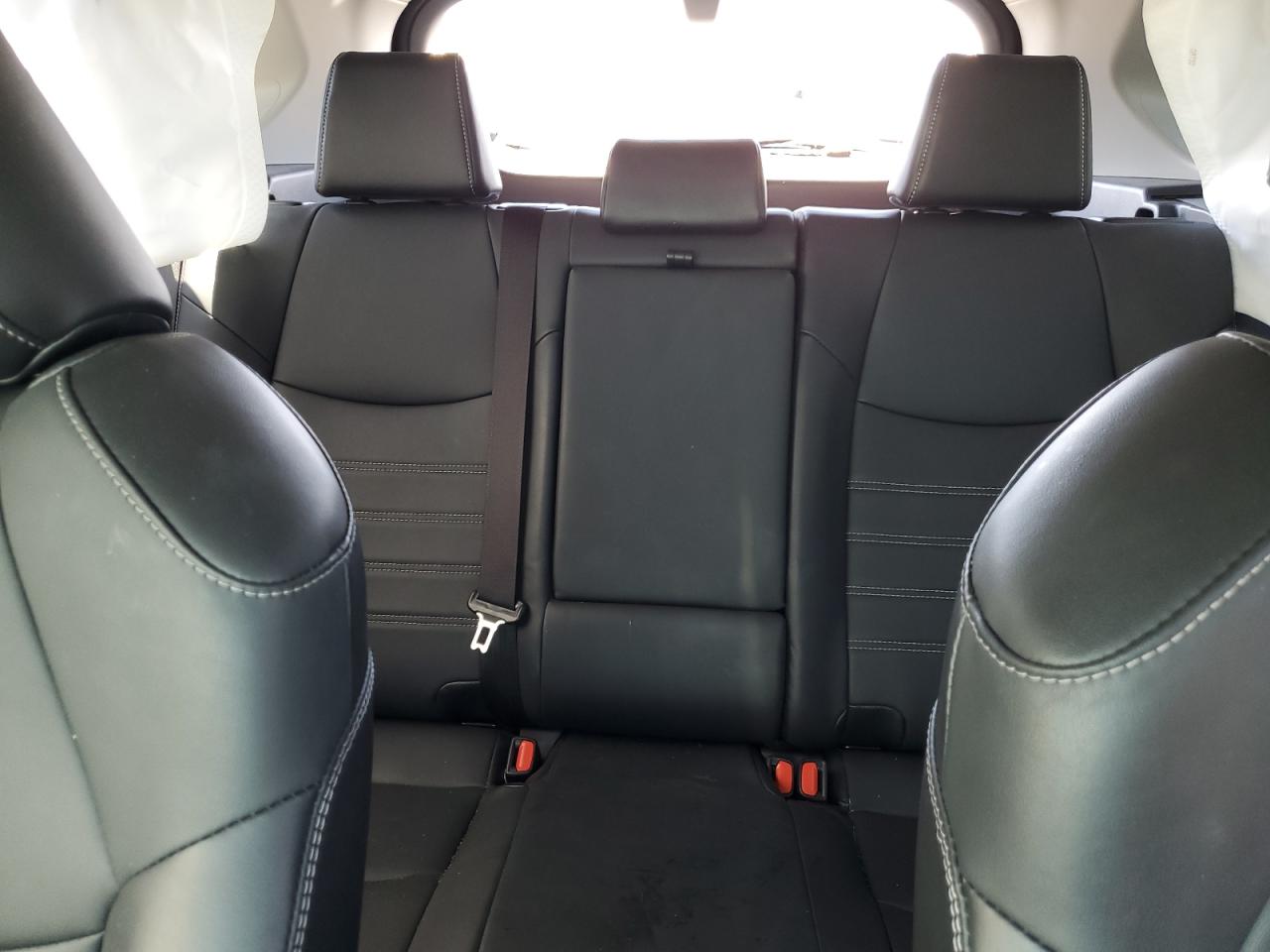 2022 Toyota Rav4 Xle Premium VIN: JTMB6RFV8ND052006 Lot: 55964524