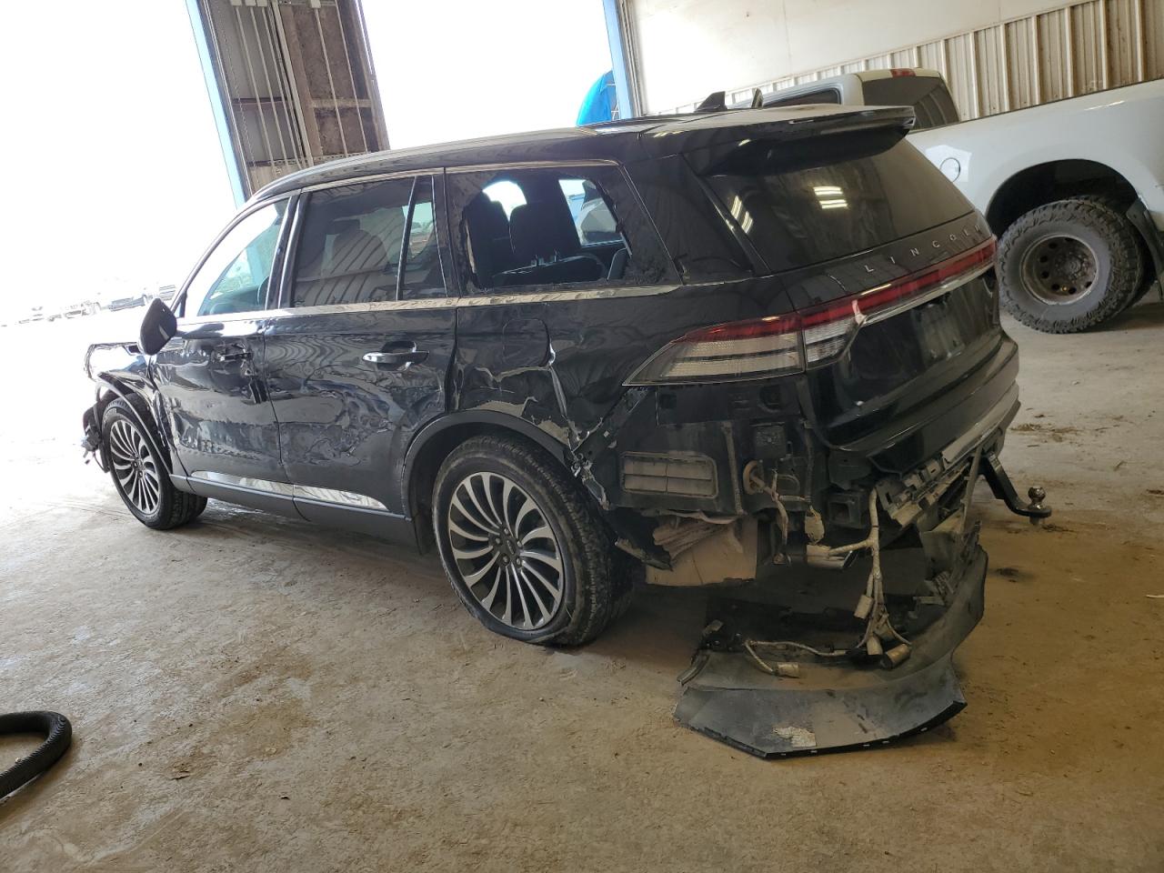 VIN 5LM5J7WC2LGL28425 2020 LINCOLN AVIATOR no.2