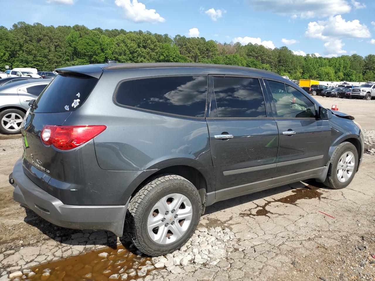 2011 Chevrolet Traverse Ls VIN: 1GNKREED0BJ273905 Lot: 53332404