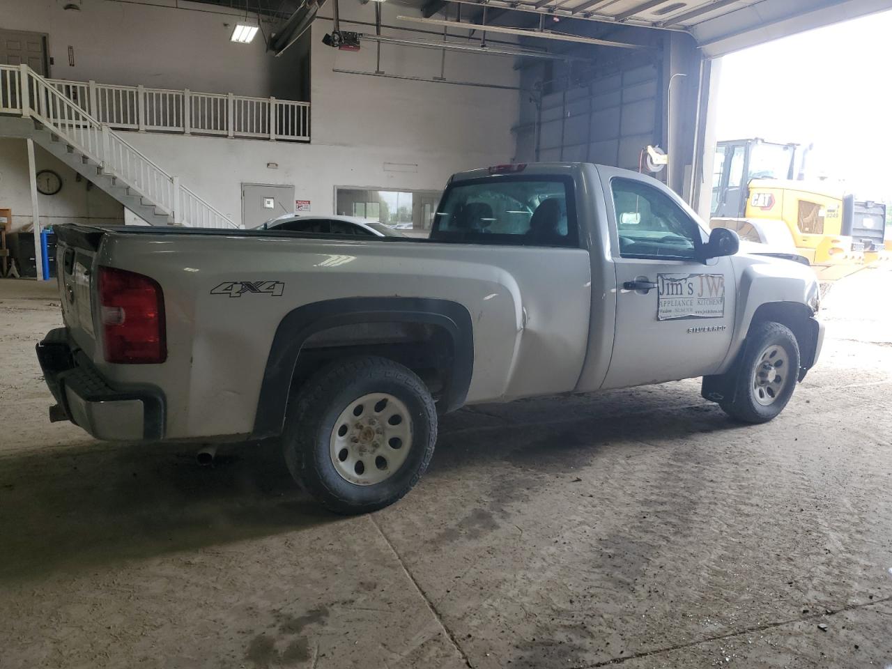 2011 Chevrolet Silverado - Image 3
