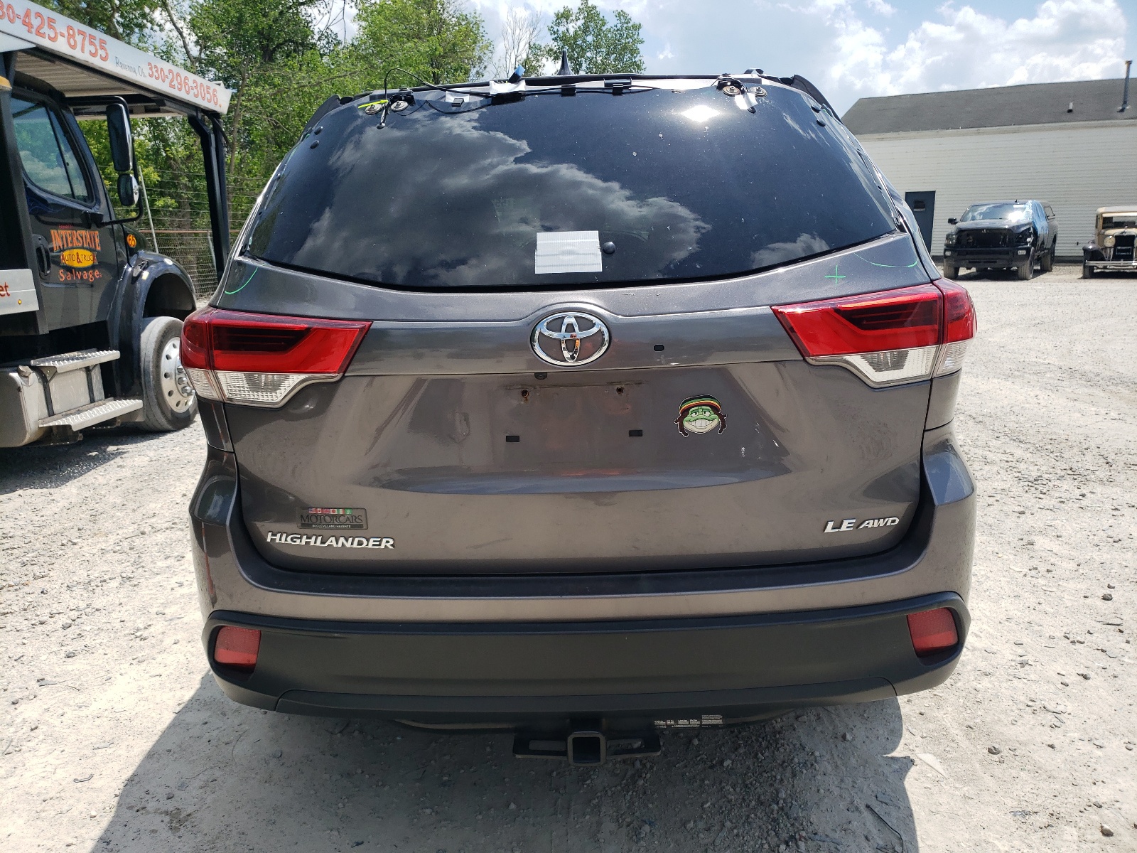 5TDBZRFH4HS457922 2017 Toyota Highlander Le