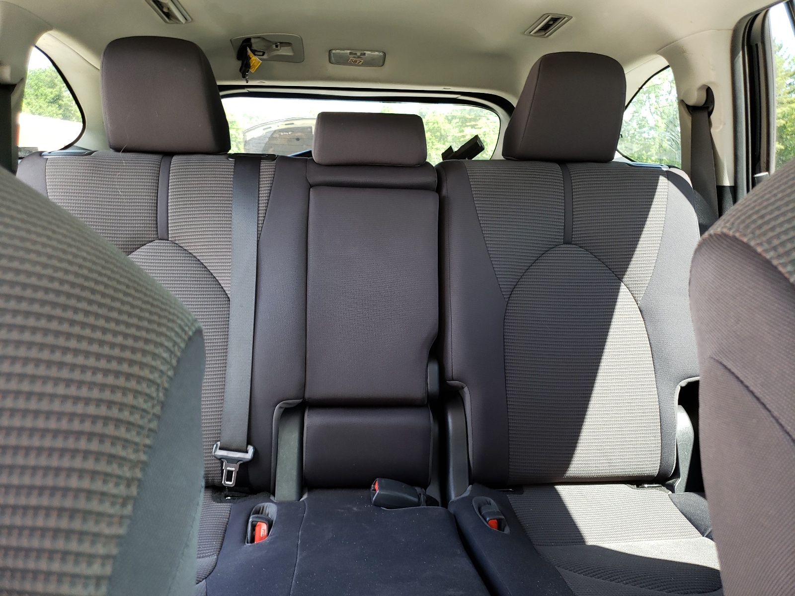 5TDBZRBH5MS078329 2021 Toyota Highlander L