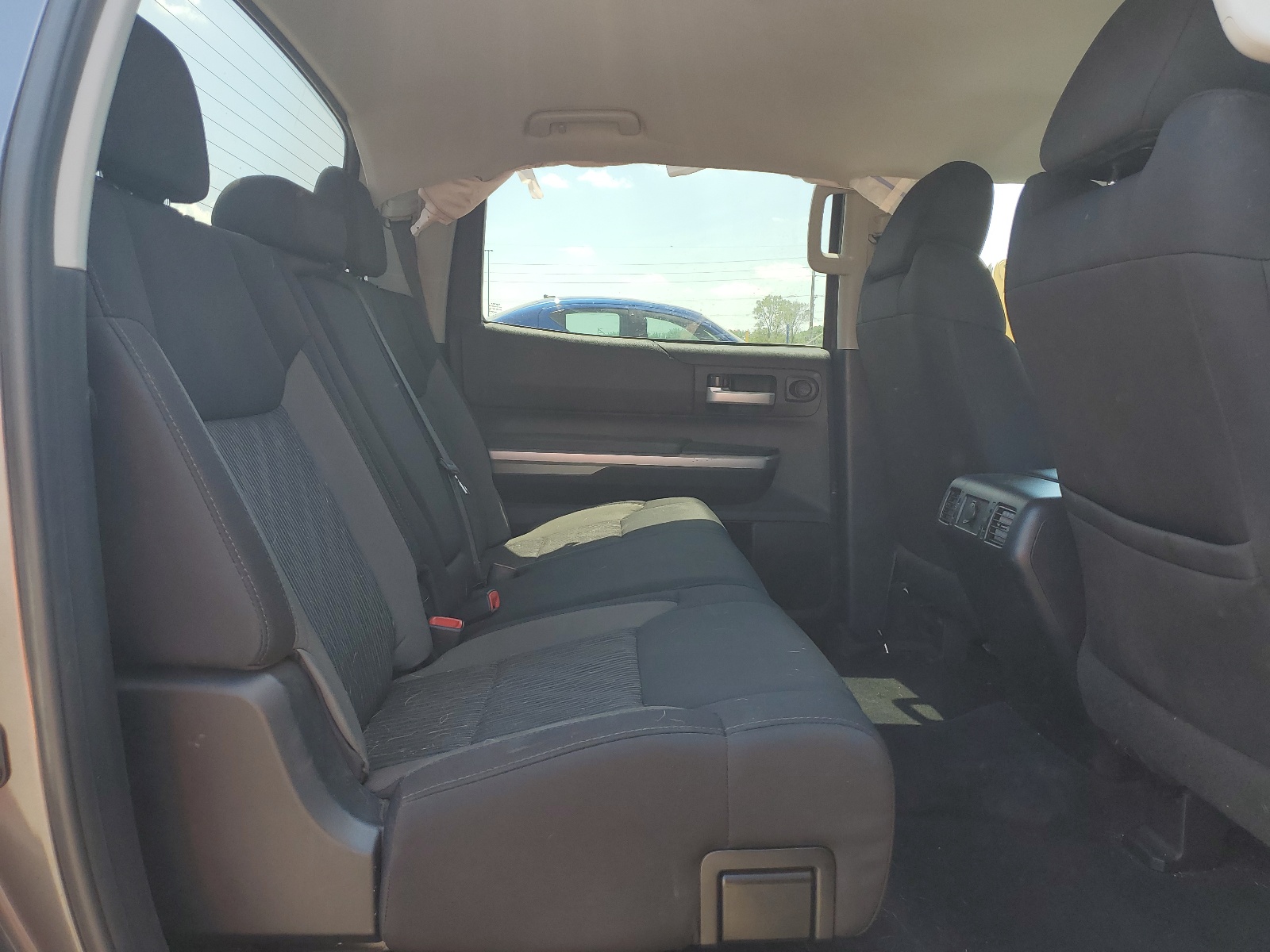 5TFDW5F15HX648644 2017 Toyota Tundra Crewmax Sr5