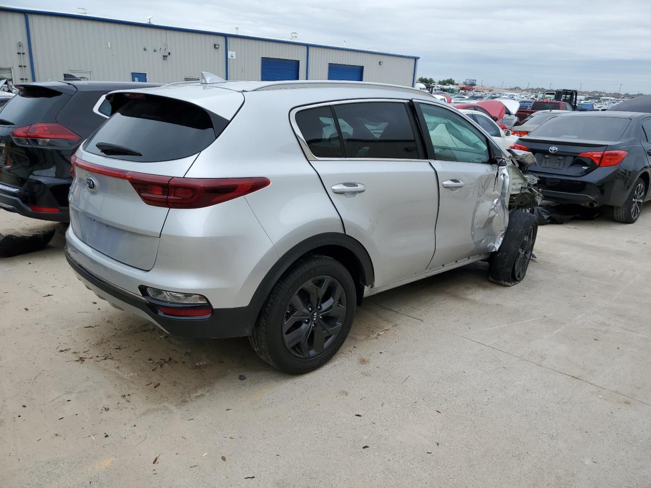 VIN KNDP6CAC9M7901307 2021 KIA SPORTAGE no.3