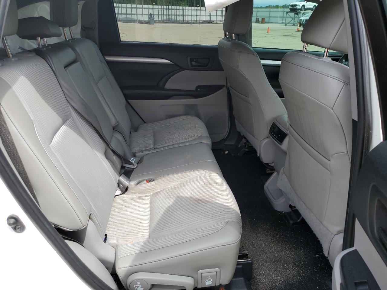 2019 Toyota Highlander Le VIN: 5TDZZRFH5KS295000 Lot: 53336804