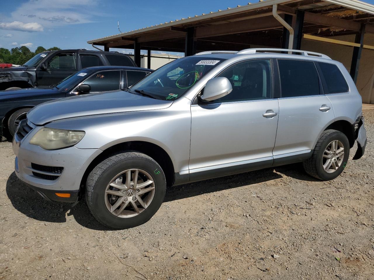 2009 Volkswagen Touareg - Image 1