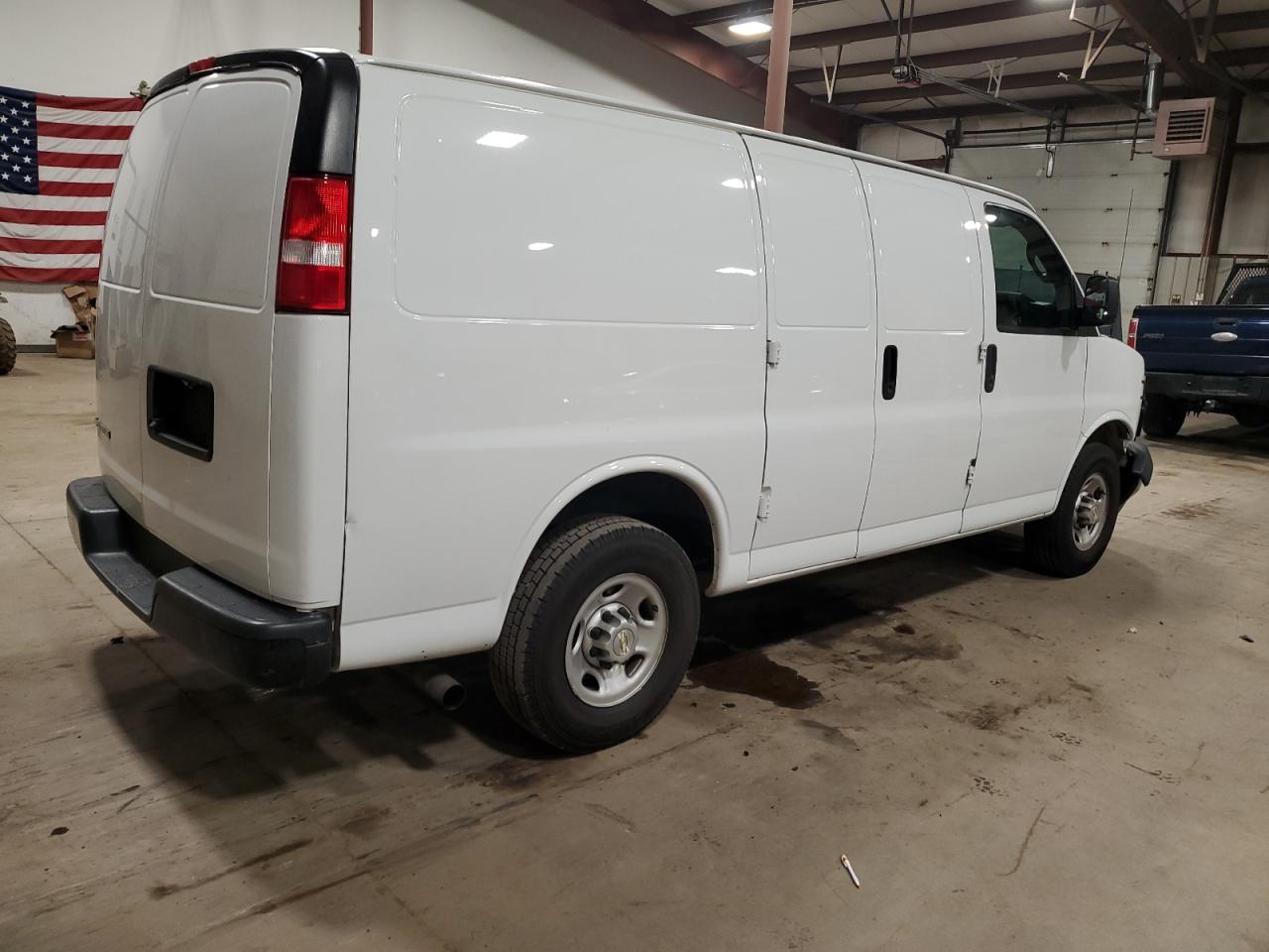 VIN 1GCWGAFP7L1272348 2020 CHEVROLET EXPRESS no.3