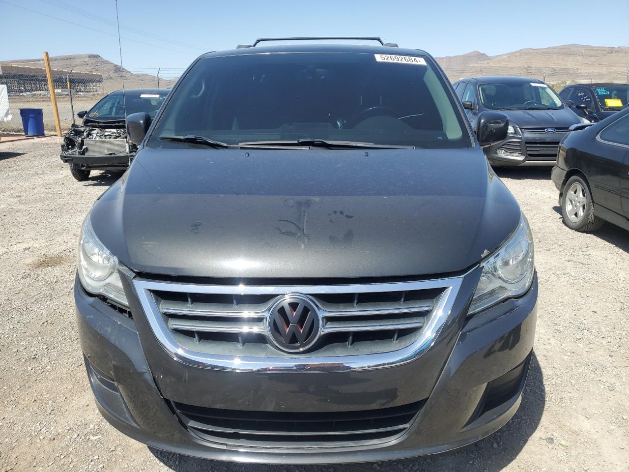 2012 Volkswagen Routan - Image 5