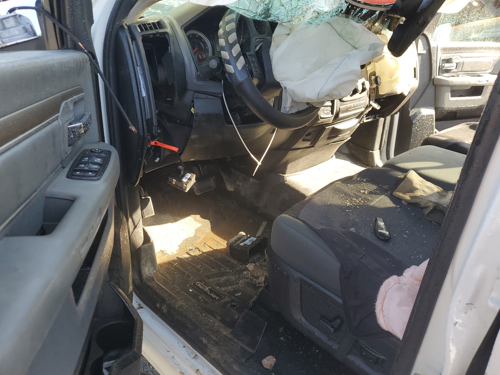 1C6RR7GT1GS168158 2016 Ram 1500 Slt