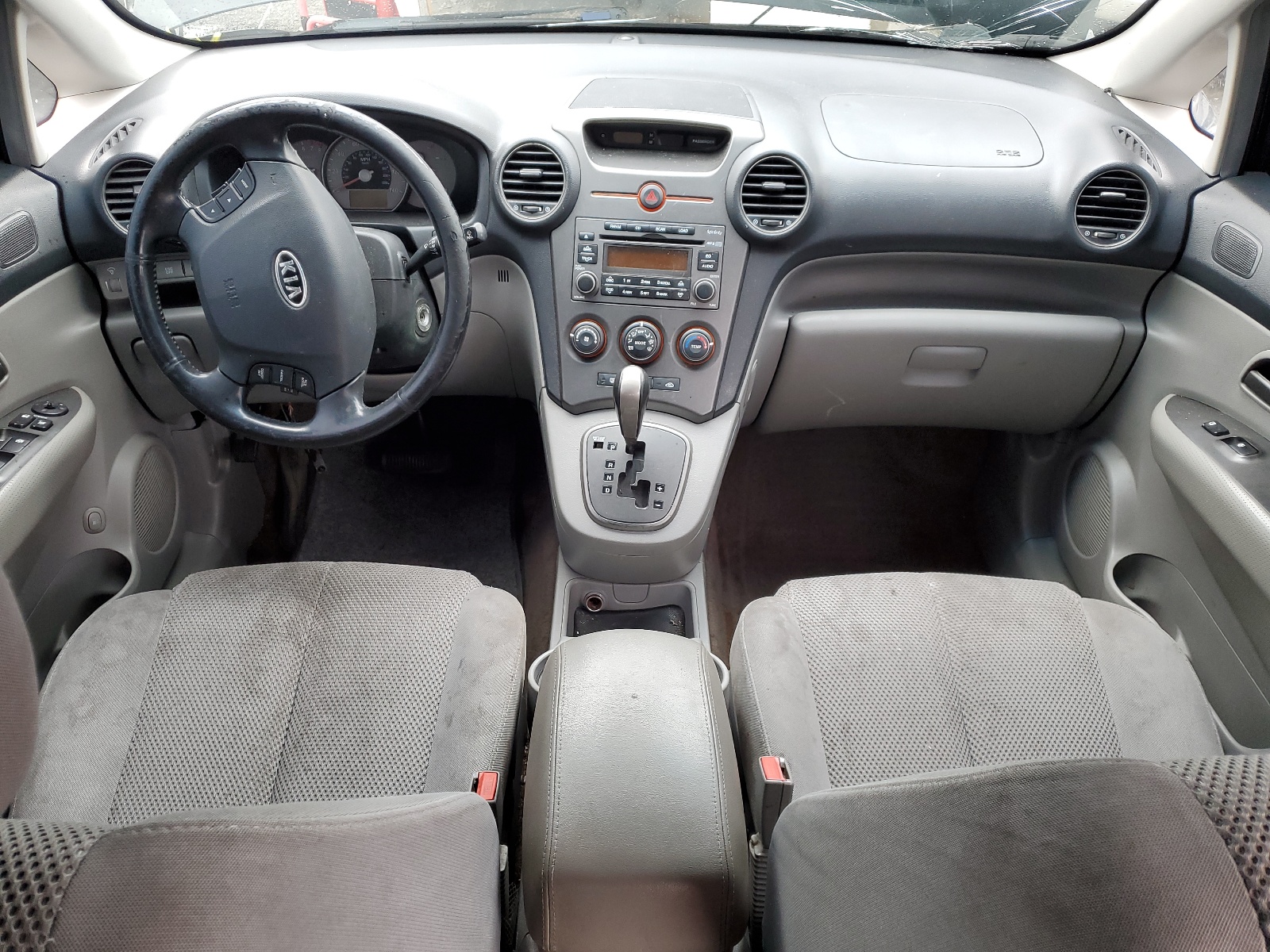 KNAFG526577086313 2007 Kia Rondo Lx