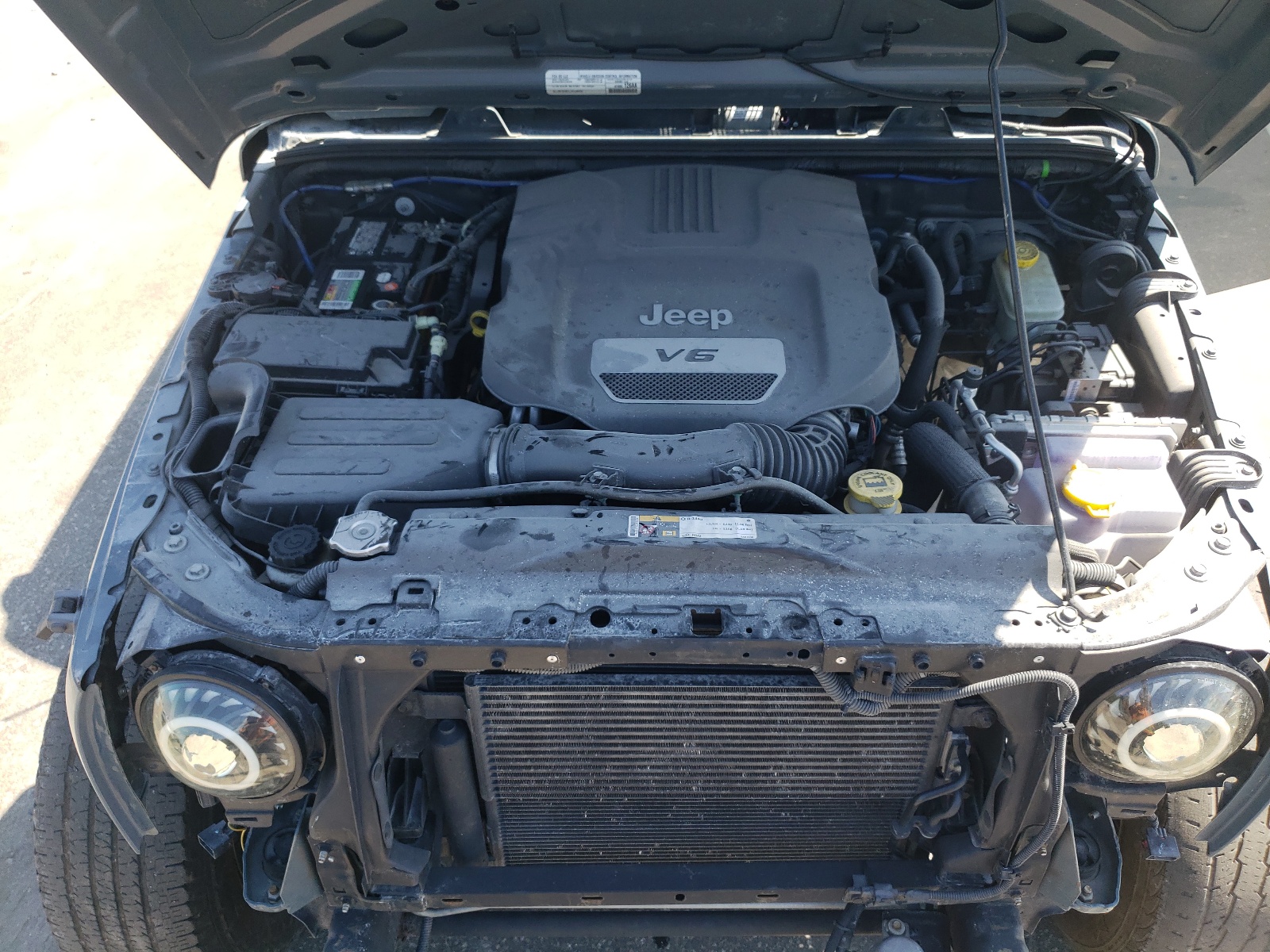 1C4HJWEG6EL120495 2014 Jeep Wrangler Unlimited Sahara