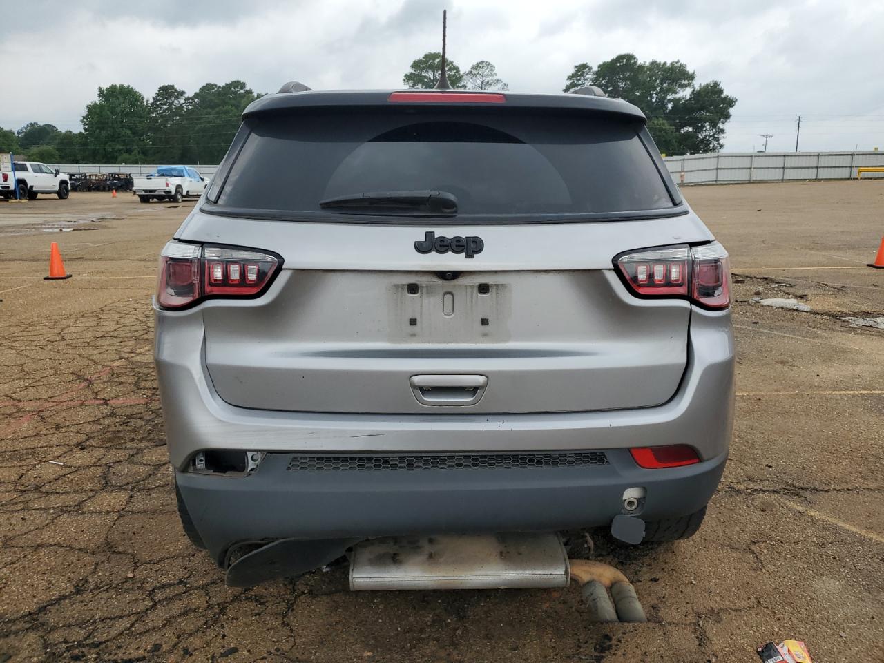 2018 Jeep Compass Latitude VIN: 3C4NJCBB3JT438373 Lot: 55870994