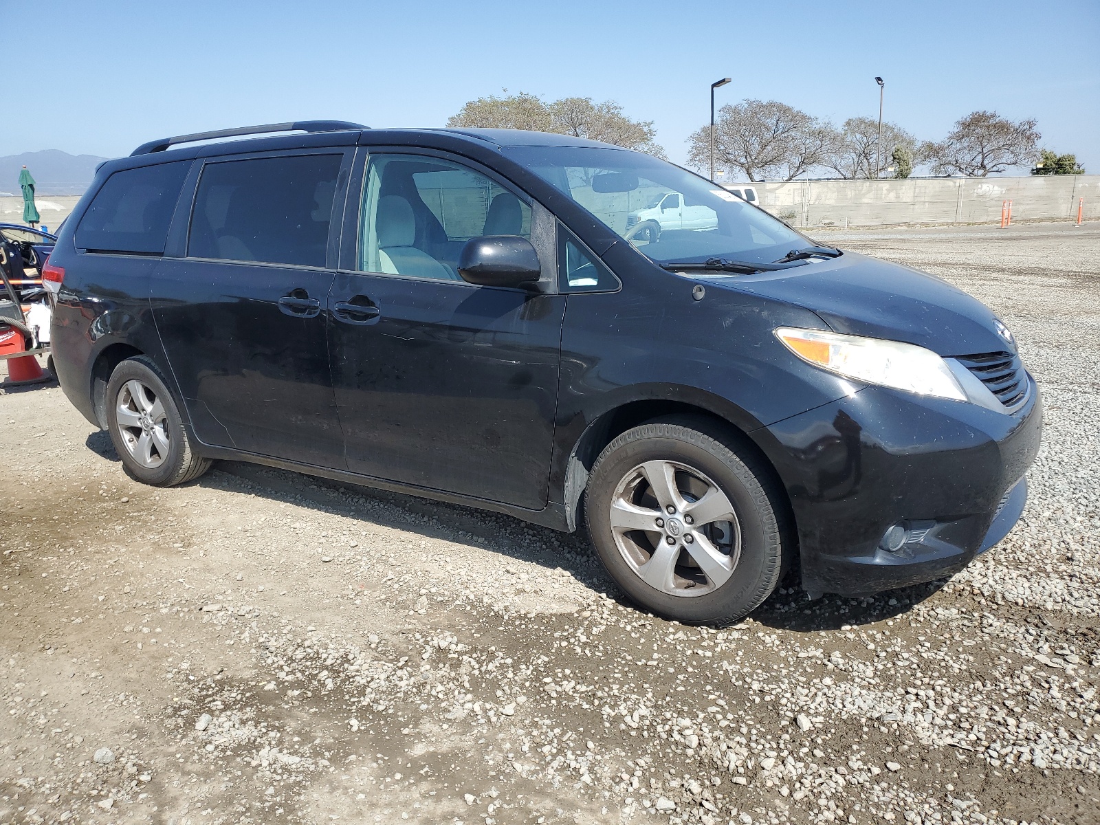 2014 Toyota Sienna Le vin: 5TDKK3DC5ES480601