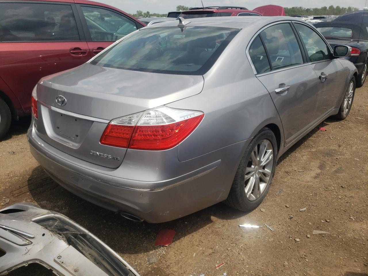 2011 Hyundai Genesis - Image 3
