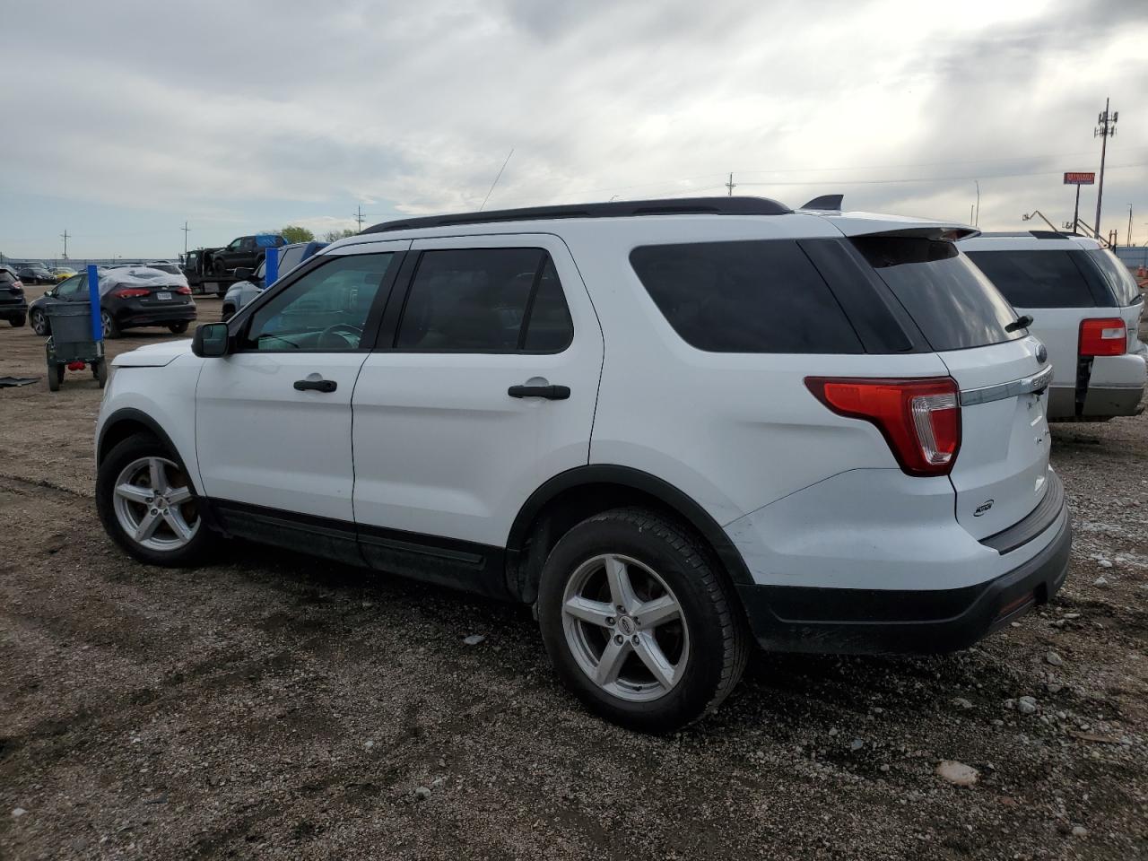 1FM5K8B8XJGA91834 2018 FORD EXPLORER - Image 2