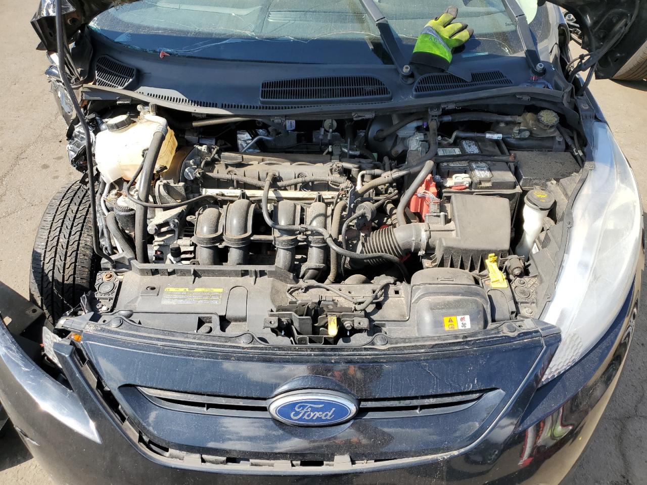 2012 Ford Fiesta - Image 11