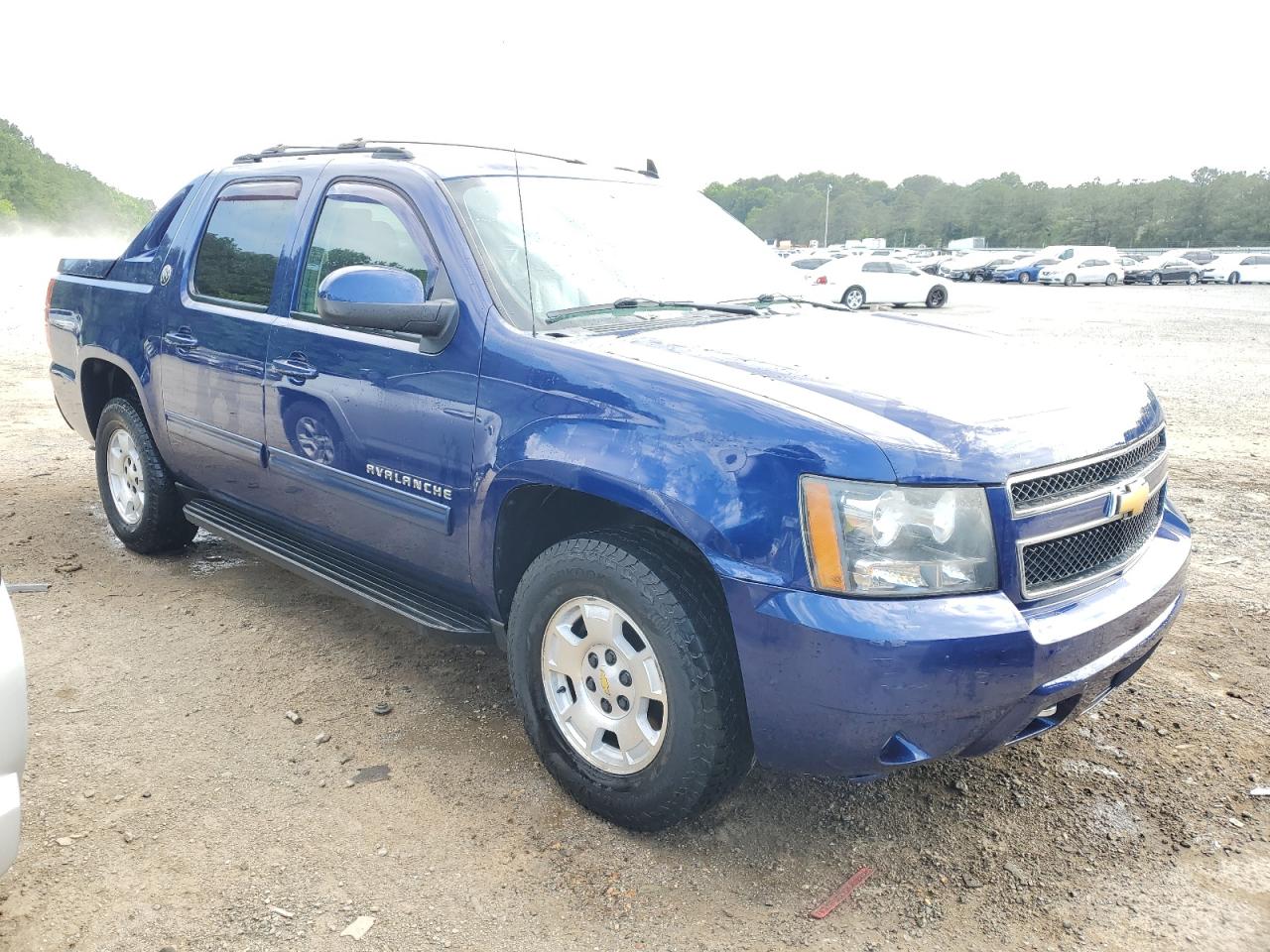 2013 Chevrolet Avalanche - Image 4