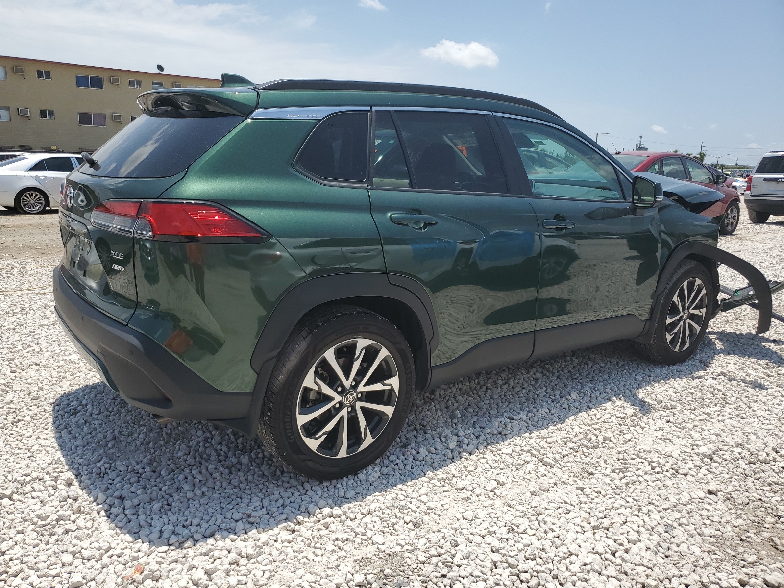 2022 Toyota Corolla Cross Xle vin: 7MUDAABGXNV009023