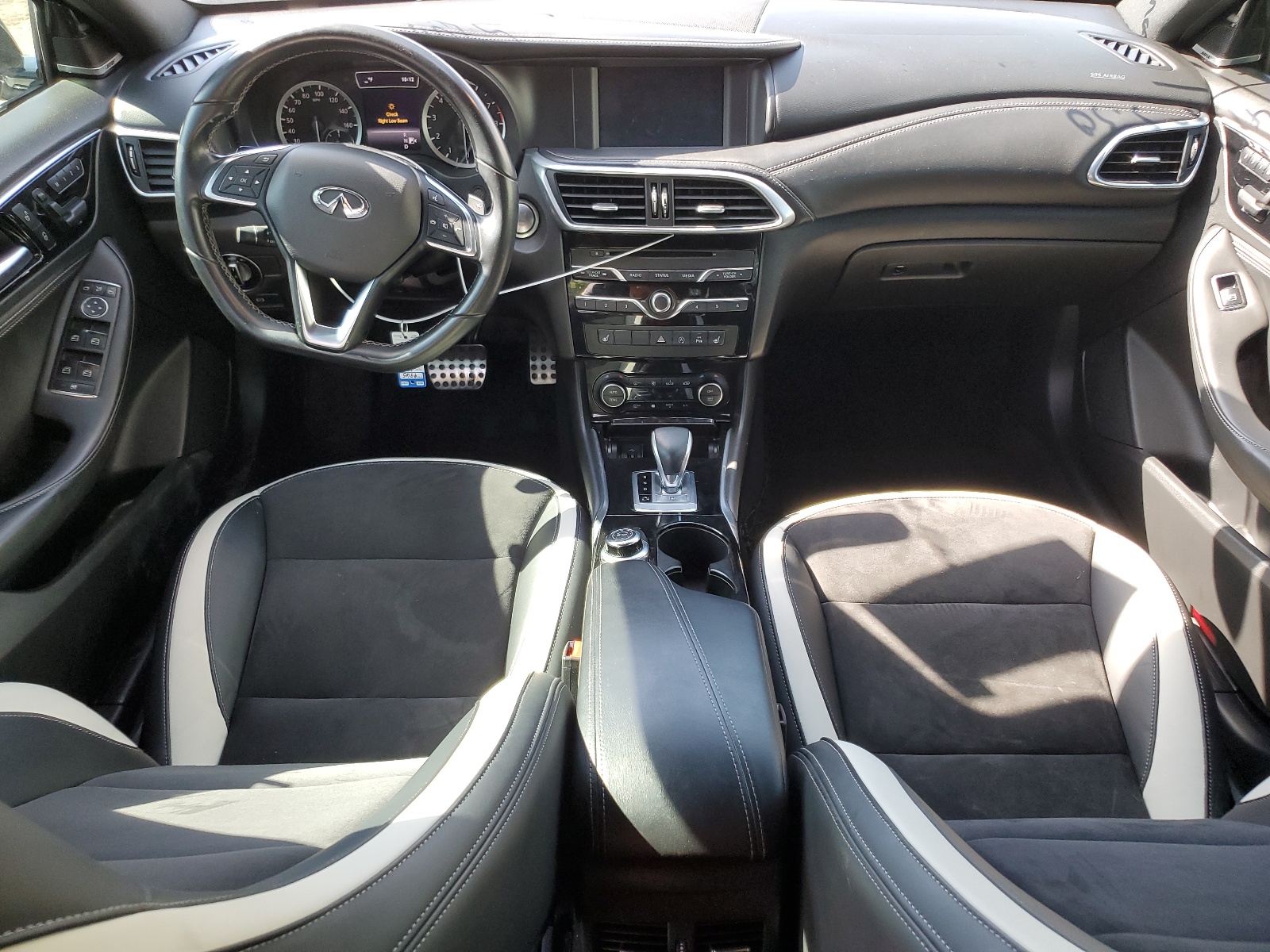 SJKCH5CPXJA004285 2018 Infiniti Qx30 Pure