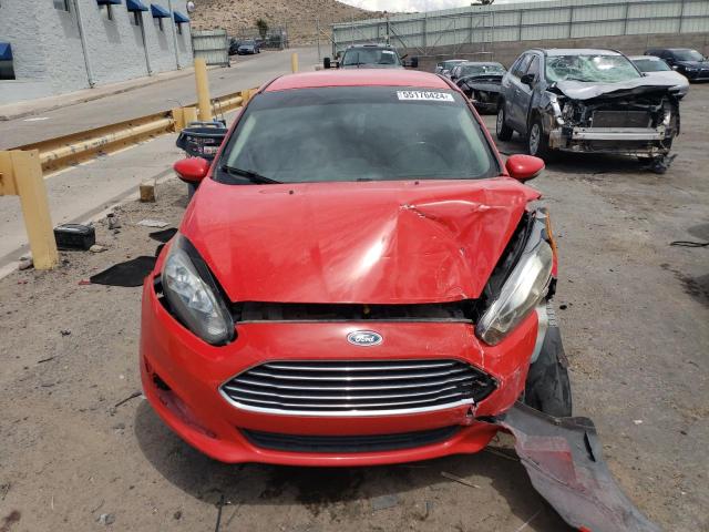 Седани FORD FIESTA 2015 Червоний