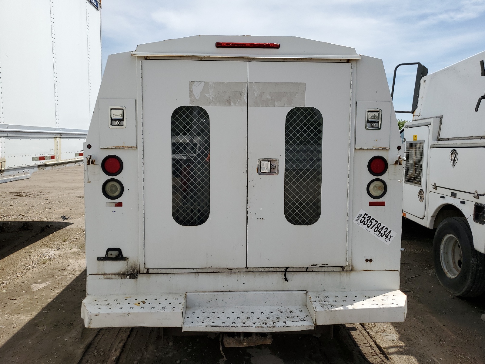 1FDSE3FL9BDA62260 2011 Ford Econoline E350 Super Duty Cutaway Van