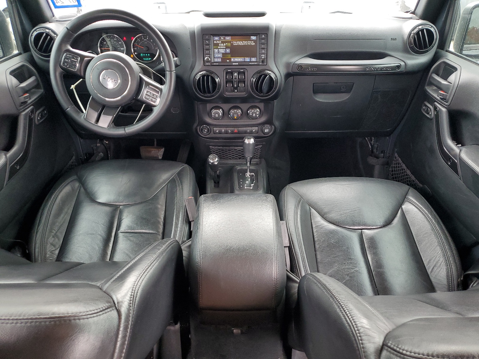 1C4HJWEG4HL679189 2017 Jeep Wrangler Unlimited Sahara