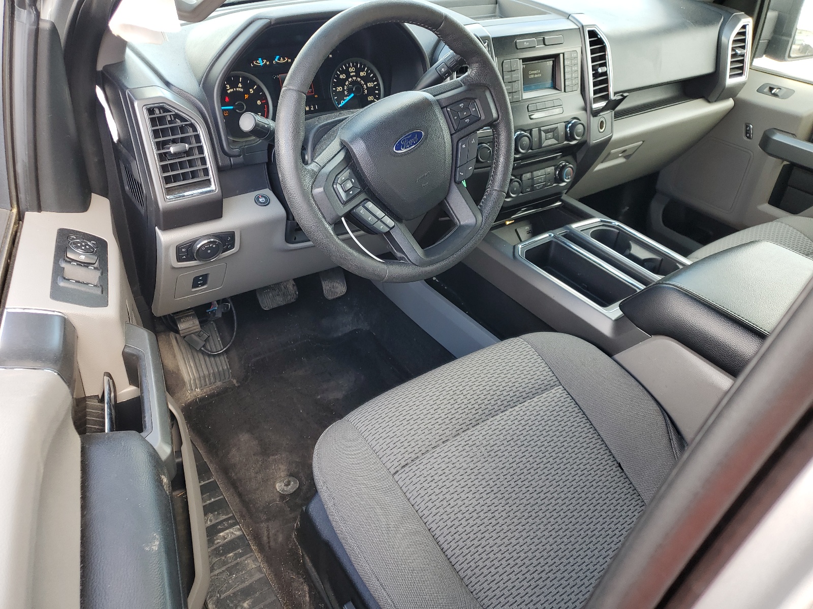 1FTFX1EF2GKE81084 2016 Ford F150 Super Cab