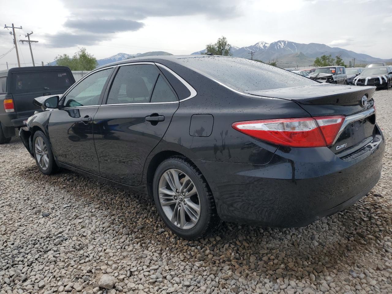 4T1BF1FK5FU482192 2015 TOYOTA CAMRY - Image 2