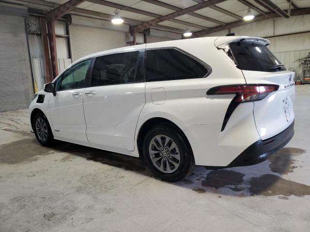 5TDYRKEC0MS052996 Toyota All Models SIENNA XLE 2