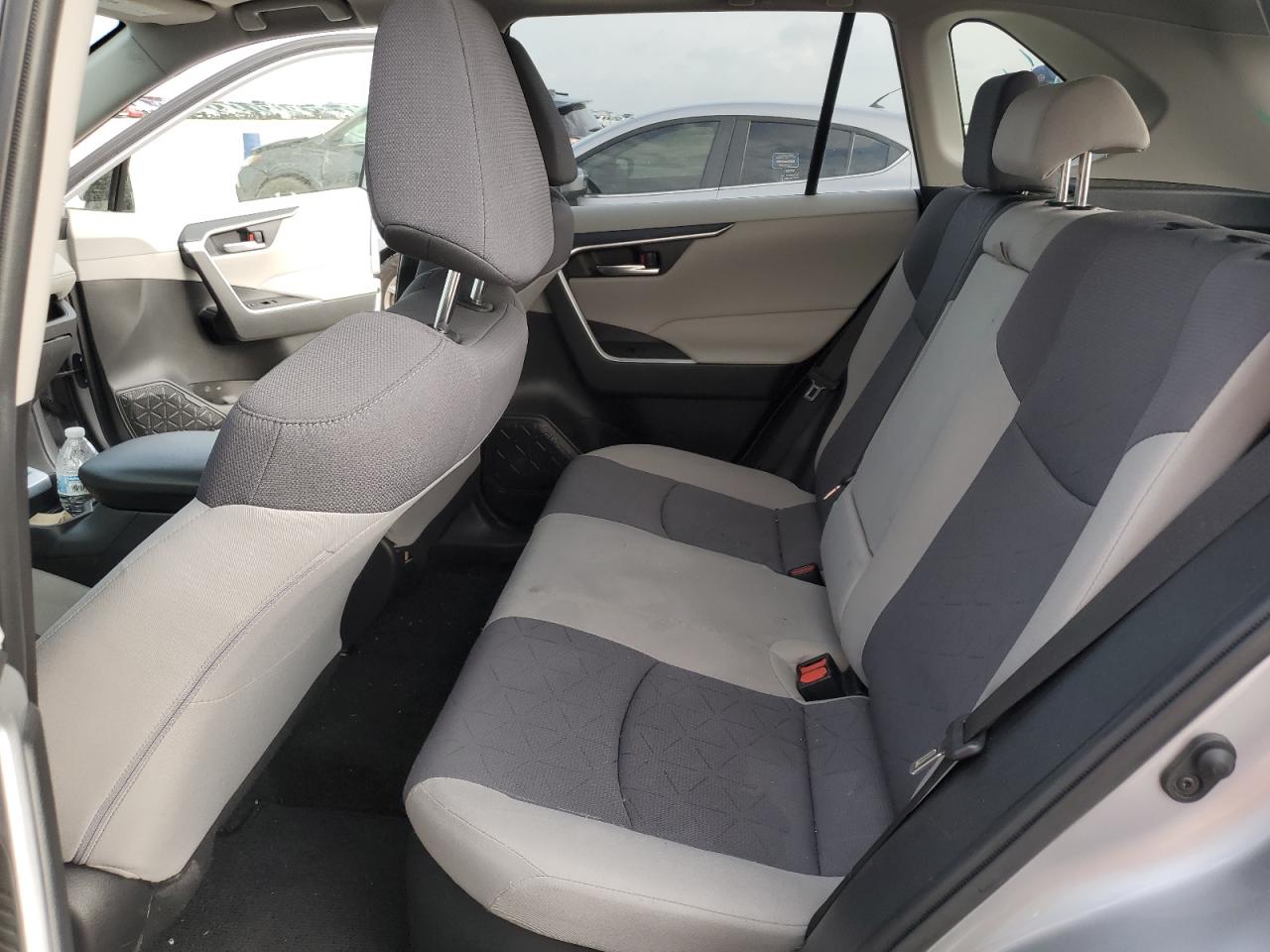 2020 Toyota Rav4 Xle VIN: JTMRWRFV4LD068487 Lot: 55553384