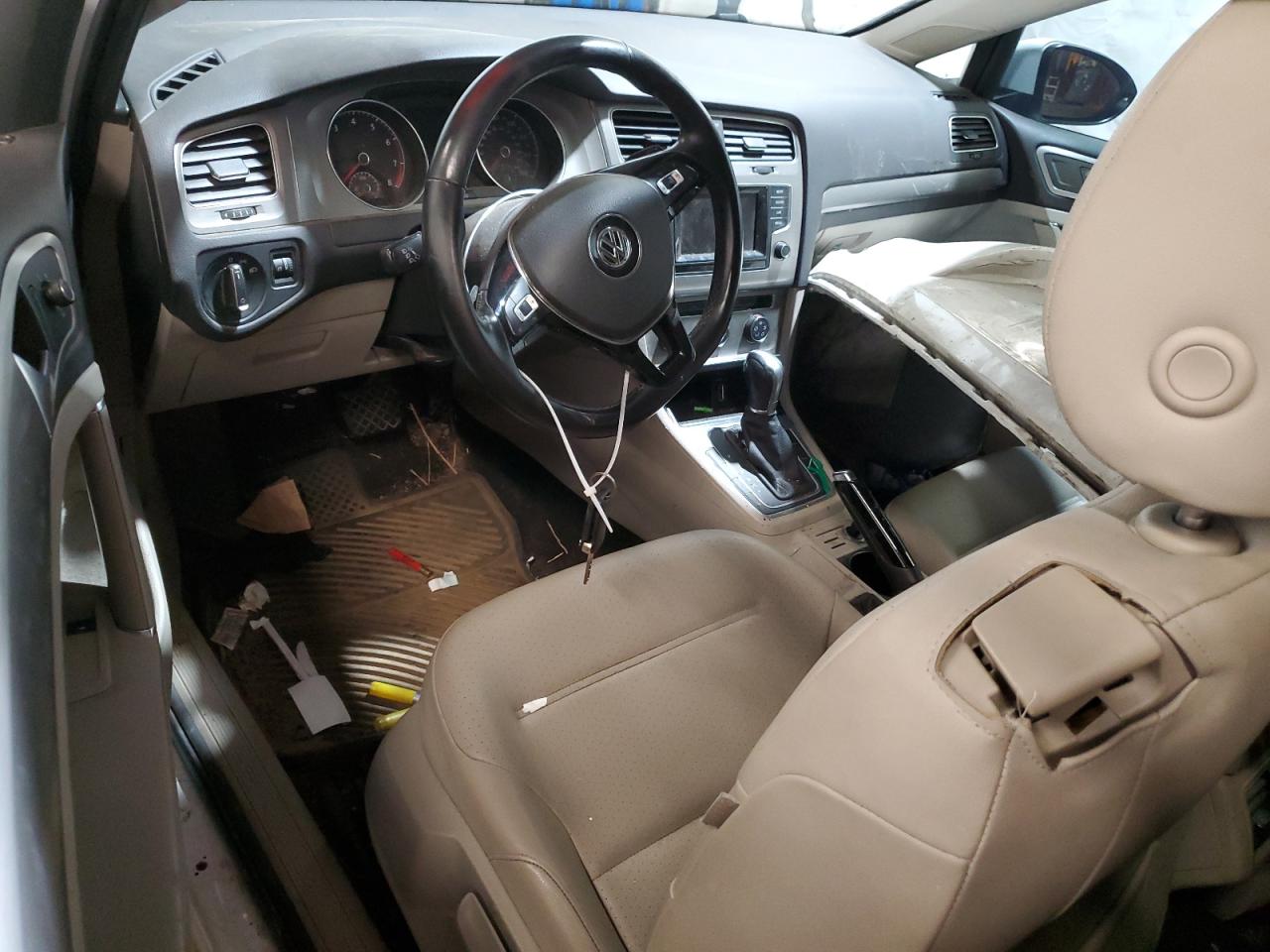 2015 Volkswagen Golf - Image 8