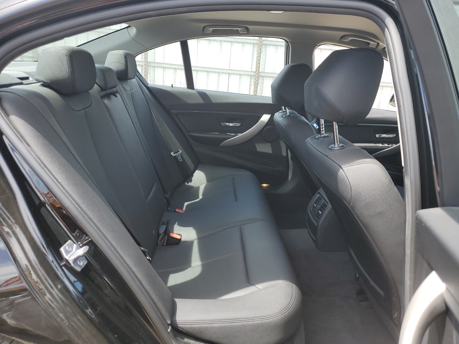 WBA8E1G33HNU17246 2017 BMW 320 I